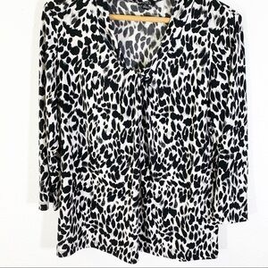 Jones of New York V Neck Animal Print Pullover Top